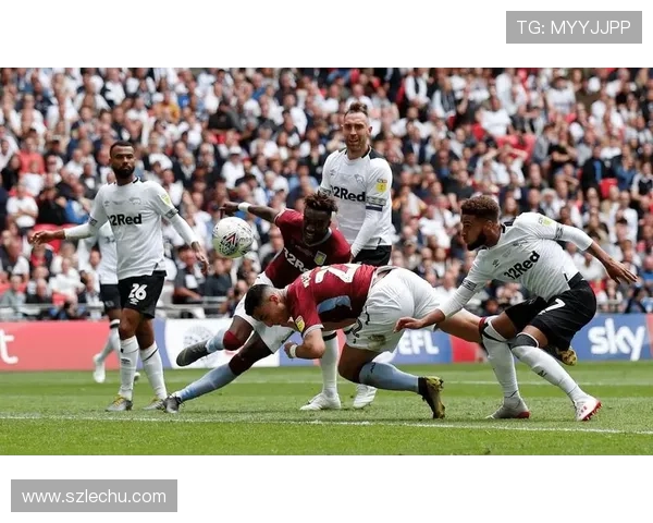 阿什拉夫成进攻型后卫典范，本赛季表现稳健